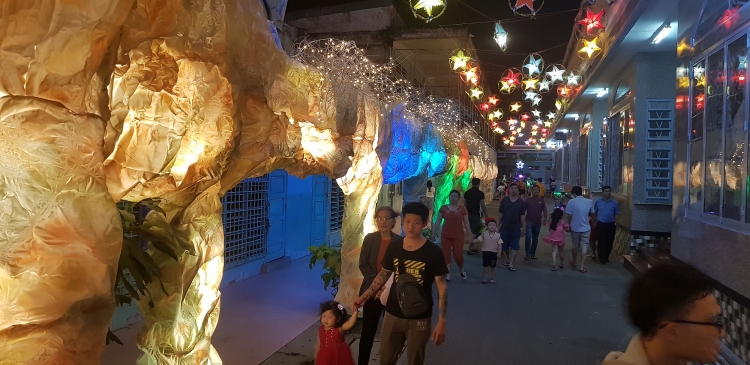 Lung linh Giáng sinh nơi xóm đạo