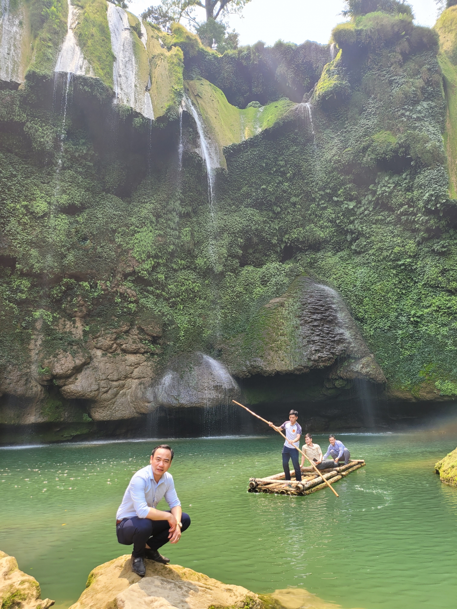 Về Mộc Châu khám phá 