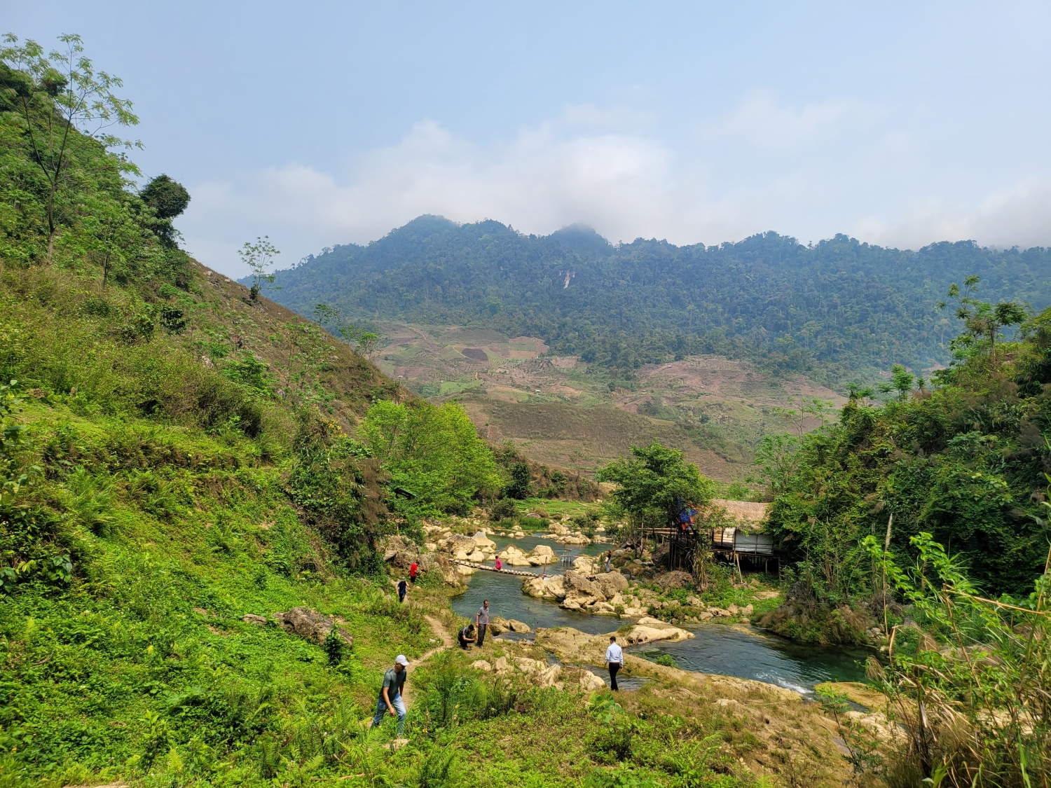 Về Mộc Châu khám phá 