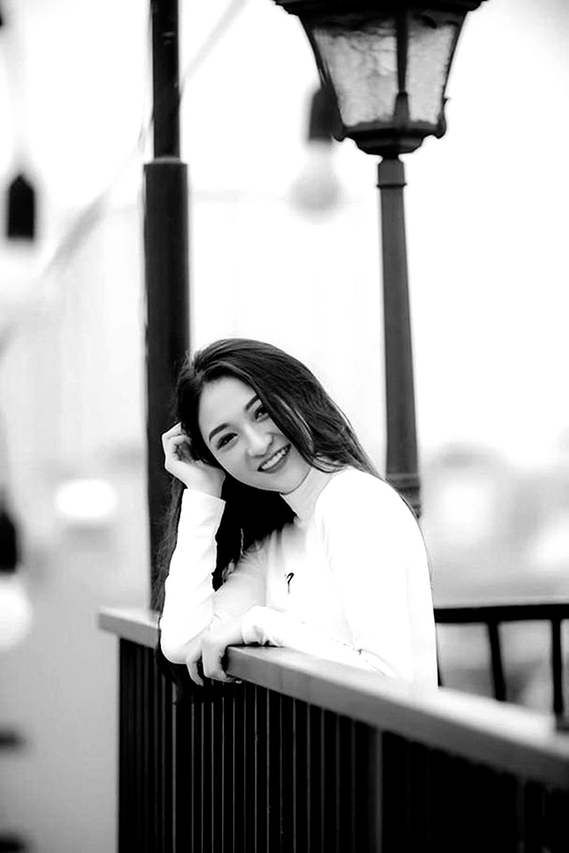 Bộ ảnh độc đáo của Vũ Thị Anh Thư, hot girl phim 'Về nhà đi con'