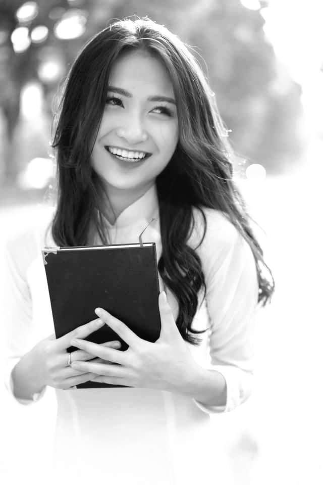 Bộ ảnh độc đáo của Vũ Thị Anh Thư, hot girl phim 'Về nhà đi con'