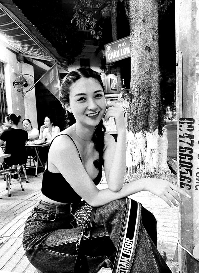 Bộ ảnh độc đáo của Vũ Thị Anh Thư, hot girl phim 'Về nhà đi con'