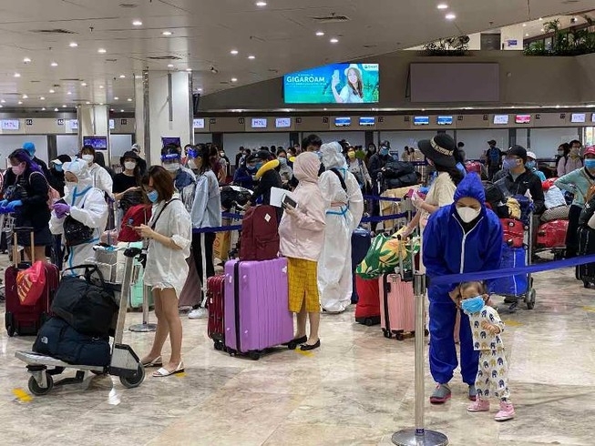 Bản tin về việc đưa công dân Việt Nam từ châu Âu, châu Phi và Nam Mỹ về nước (ngày 15-16/12/2020)