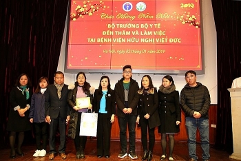 Truy tặng Kỷ niệm chương cho gia đình người hiến 7 mô tạng
