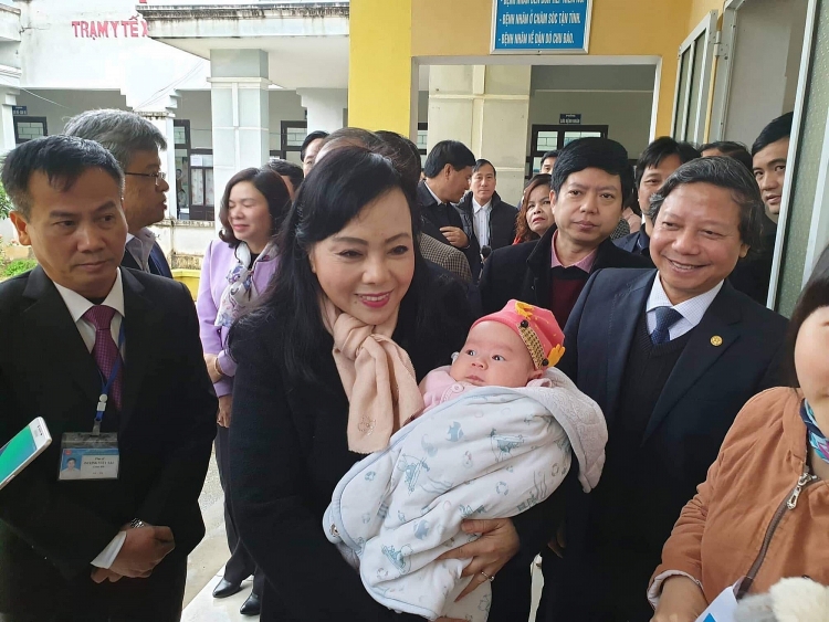 du phan ung nhung tiem vac xin cuu song nhieu nguoi so voi tai bien