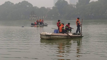 Một nam thanh niên chết đuối ở hồ Hoàn Kiếm
