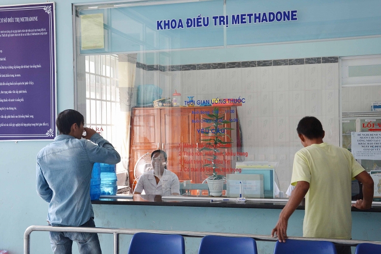cap phat va su dung thuoc gay nghien van con hong