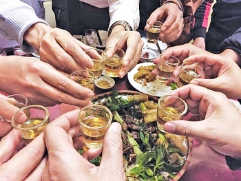 Uống rượu bia an toàn ngày Tết