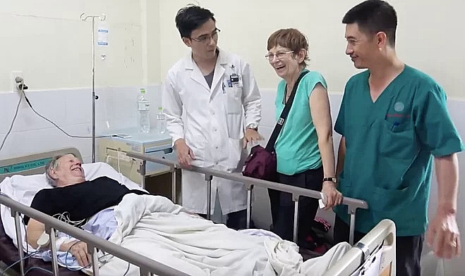 benh nhan nuoc ngoai den viet nam dieu tri ngay cang nhieu nhung nguoi viet ra nuoc ngoai chua tri cung dong