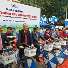 bo van hoa yeu cau cong nhan vien chuc tap the duc giua gio