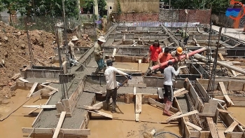 Người tổn thương nhất mùa dịch là ai?