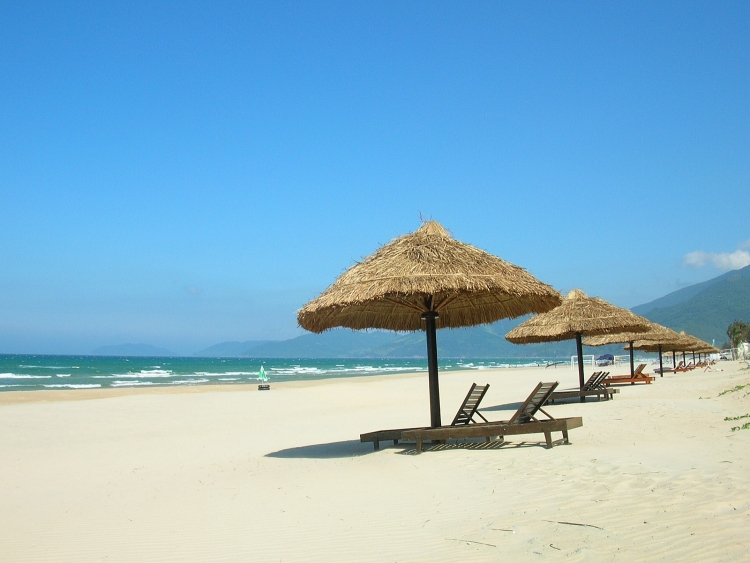 du lich viet nam trang khach