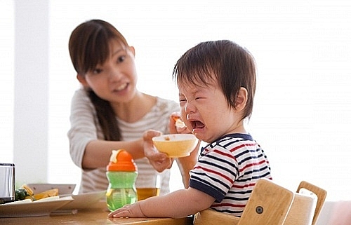 tre em viet nam thieu kem sos
