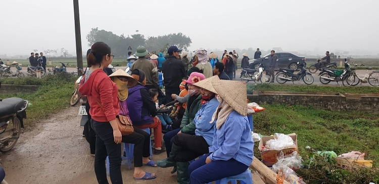 ha noi du chi 3400 ty dong den bu cho cac ho dan vung anh huong bai rac nam son
