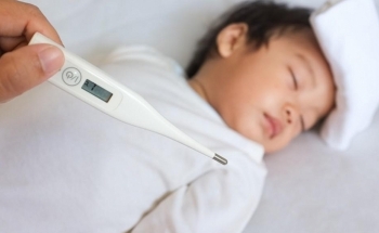 Mùa nắng nóng: Hãy tăng sức đề kháng cho trẻ