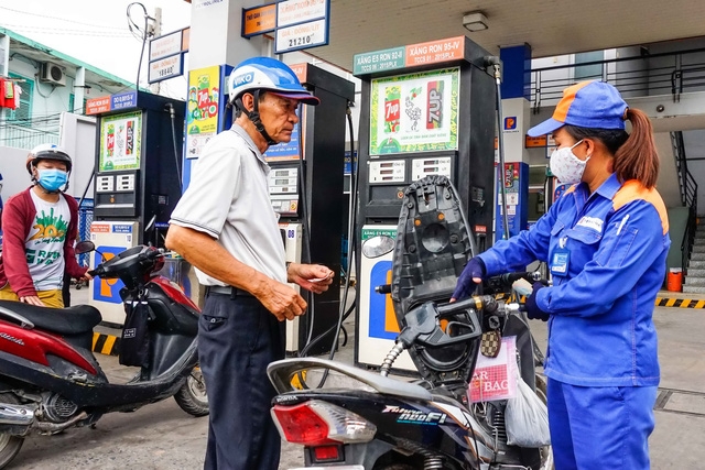 Tin kinh tế 16/9: Giá xăng tiếp tục giảm lần 4