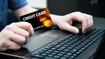 Tin tức kinh tế ngày 13/10: Dịch vụ rút tiền trái phép bằng thẻ tín dụng tung hoành Facebook