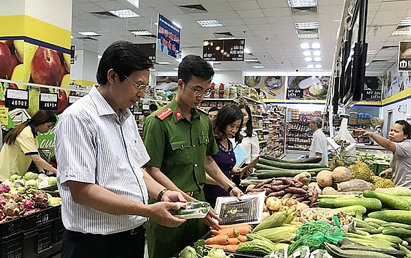 ha noi xu phat hon 23 ty dong doi voi 5819 co so vi pham an toan thuc pham
