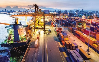 Việt Nam xuất siêu 7 tỷ USD