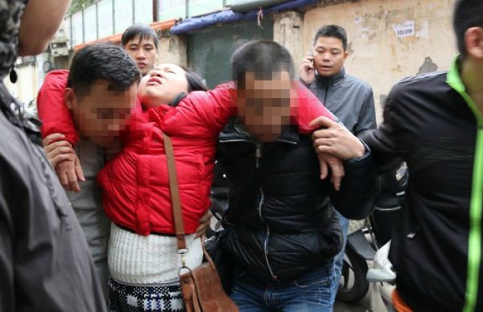 chau chuc trang dem chen lan ngat xiu vi tiem vac xin