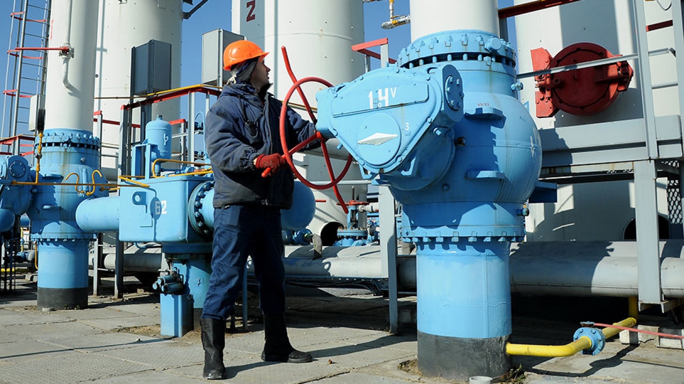 Ukraine nhập khẩu khí đốt đảo ngược ảo từ Châu Âu