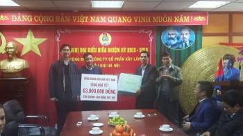 Công đoàn Dầu khí trao quà tết cho người lao động PVC