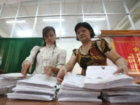Ngày cuối nhận hồ sơ ĐH, CĐ 2013: Học sinh giỏi vẫn chọn kinh tế