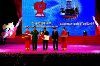 Tổng Liên đoàn LĐVN vinh danh công trình dầu khí