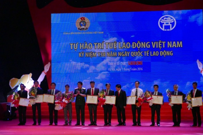 to ng lien doa n ldvn vinh danh cong tri nh da u khi
