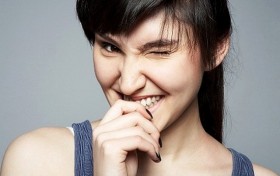 5 thói quen xấu khiến nếp nhăn "dày đặc”