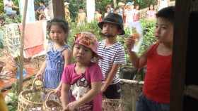 Các bố “bì bõm” vì bữa trưa