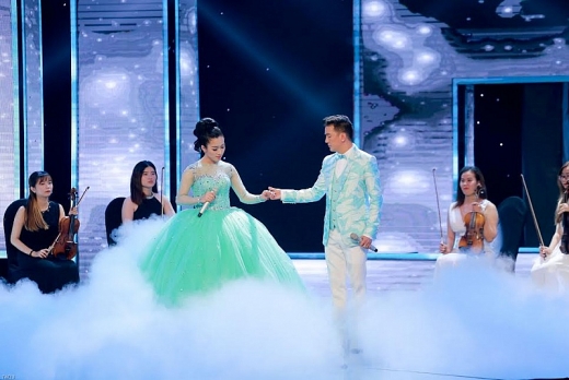 dam vinh hung phan ung voi tin don mua giai cua hoc tro