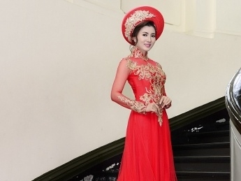 Nguyệt Ánh lần đầu lộ diện sau đám cưới với chồng Ấn Độ