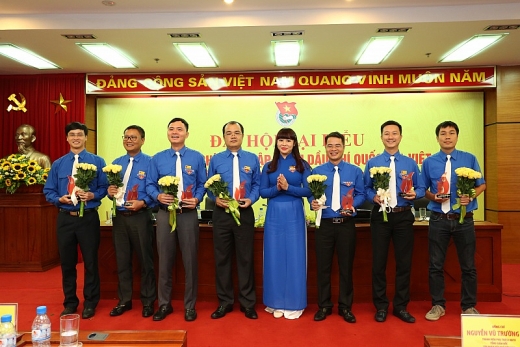 tien phong guong mau doan ket sang tao
