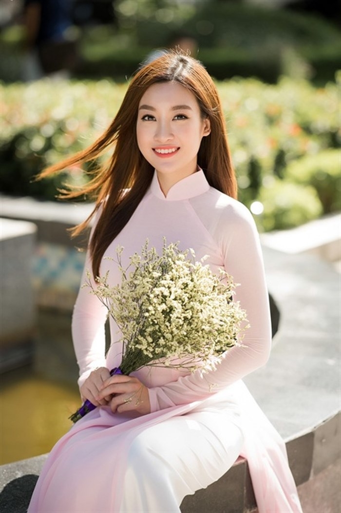 cac cuoc thi hoa hau co nen bo phan thi bikini