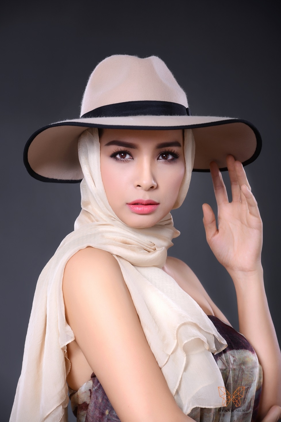 cac cuoc thi hoa hau co nen bo phan thi bikini