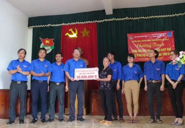 Đoàn Thanh niên PVN tặng quà, khám chữa bệnh cho gia đình chính sách