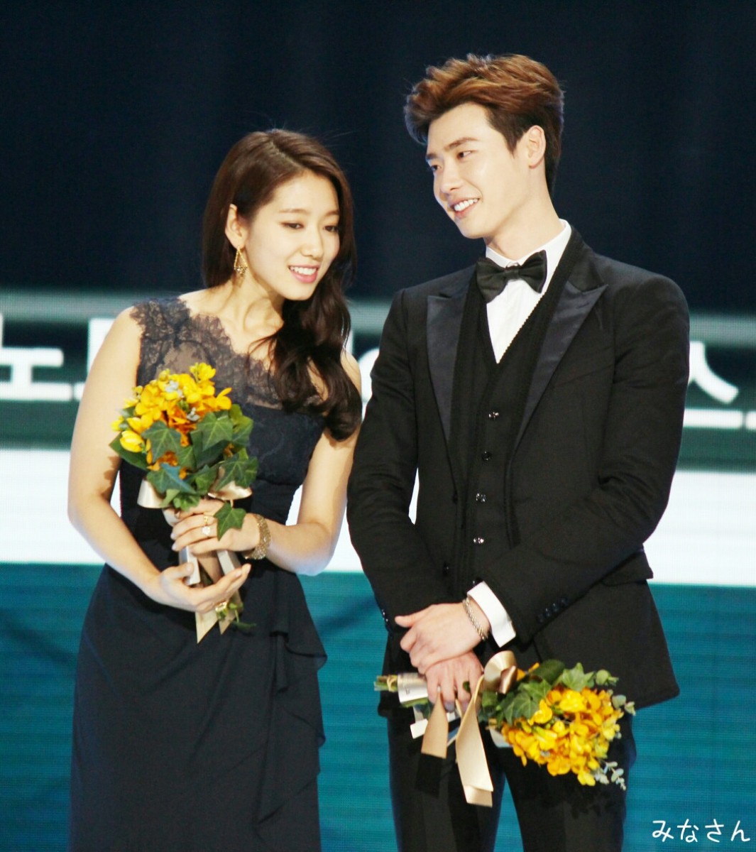 Mỹ nam Lee Jong Suk lộ ảnh hẹn hò lúc nửa đêm