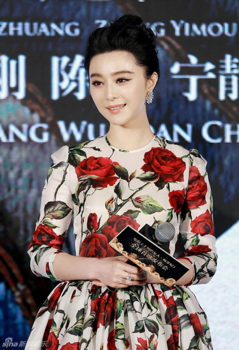 Hoa hậu nude từ năm 16 tuổi