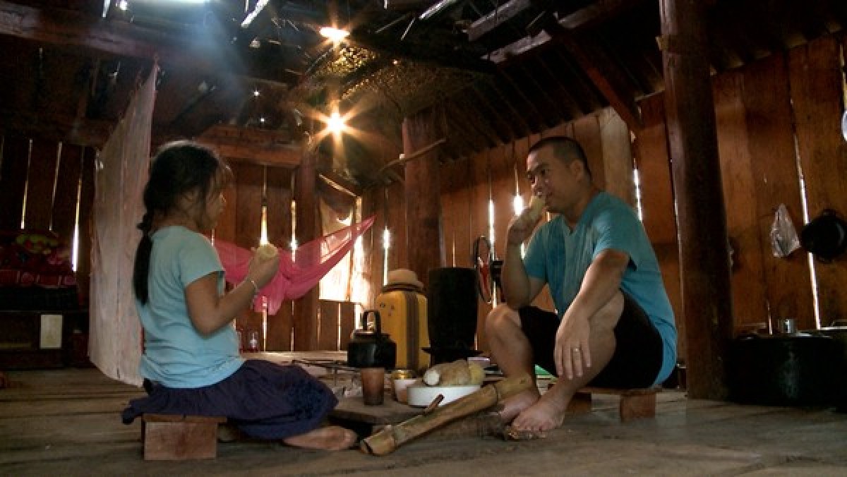 Cha con Minh Khang - Suti