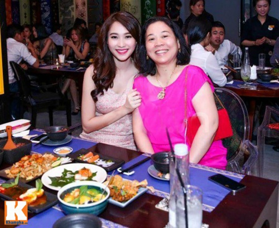 Lộ diện “người tình” của Hoa hậu Thu Thảo Lộ diện “người tình” của Hoa hậu Thu Thảo