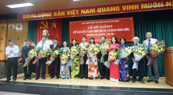 be giang lop cao cap ly luan chinh tri cac co quan trung uong khoa 45