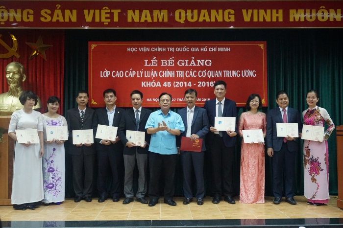 be giang lop cao cap ly luan chinh tri cac co quan trung uong khoa 45