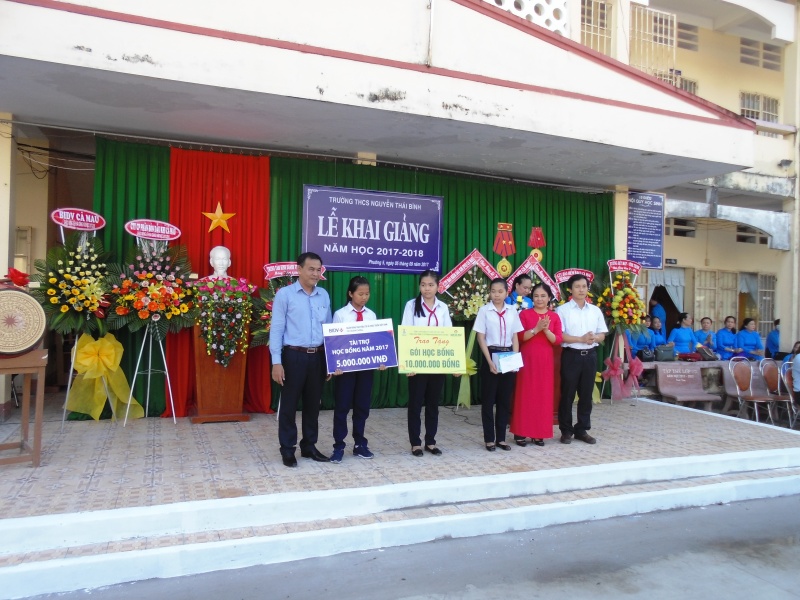 cong doan pvcfc to chuc an sinh xa hoi dau nam hoc moi