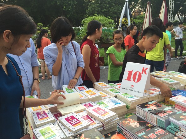 nguoi tre khong quay lung lai voi van hoa doc