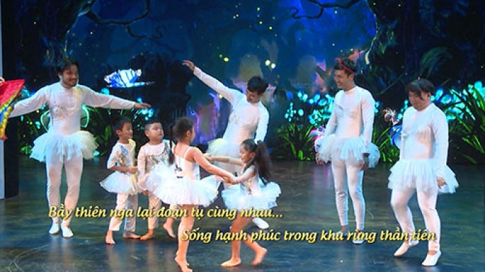 Đầu bếp nhí hoảng sợ vì có lỗi