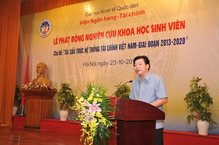 Miễn nhiệm chức danh PGS của ông Hoàng Xuân Quế