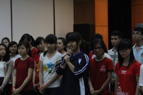 Quỹ Thắp Sáng Niềm Tin trao học bổng cho tân sinh viên