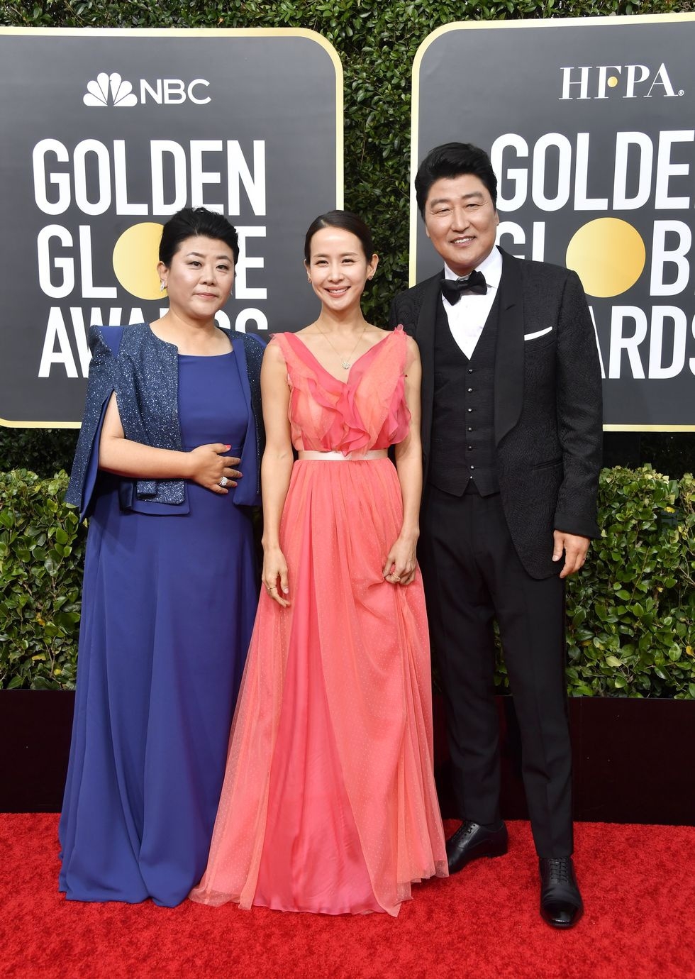 dan sao hollywood hoi tu tren tham do qua cau vang