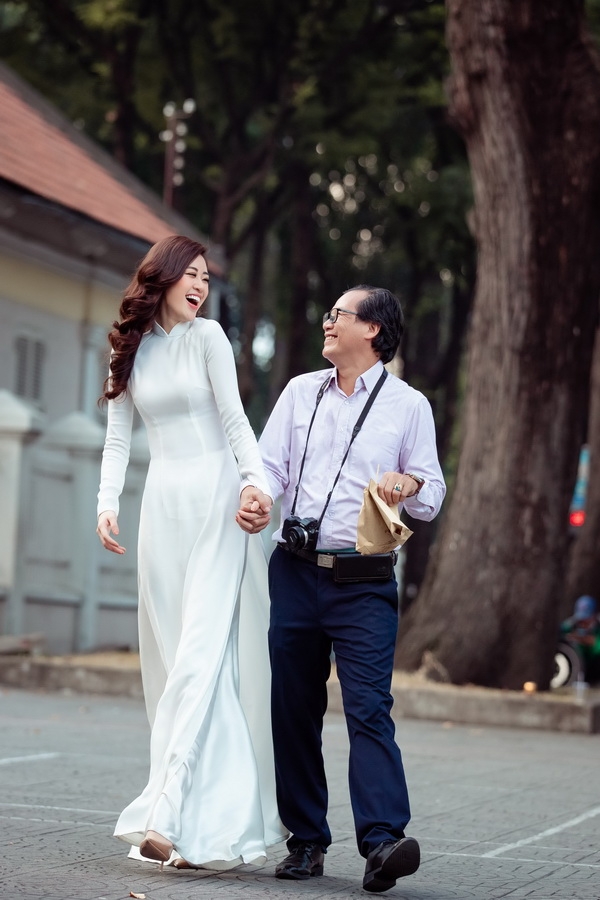 hoa hau khanh van dien ao dai xuong pho don xuan